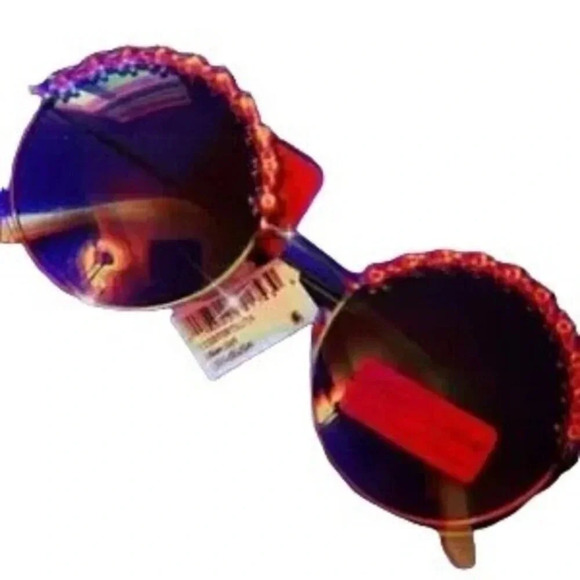 Betsey Johnson Flower Child Round Oil Slick Sunglasses - Picture 3 of 4